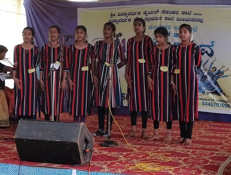 പ്രമാണം:11051ACH GroupSongSecondPlaceAGrade.jpg