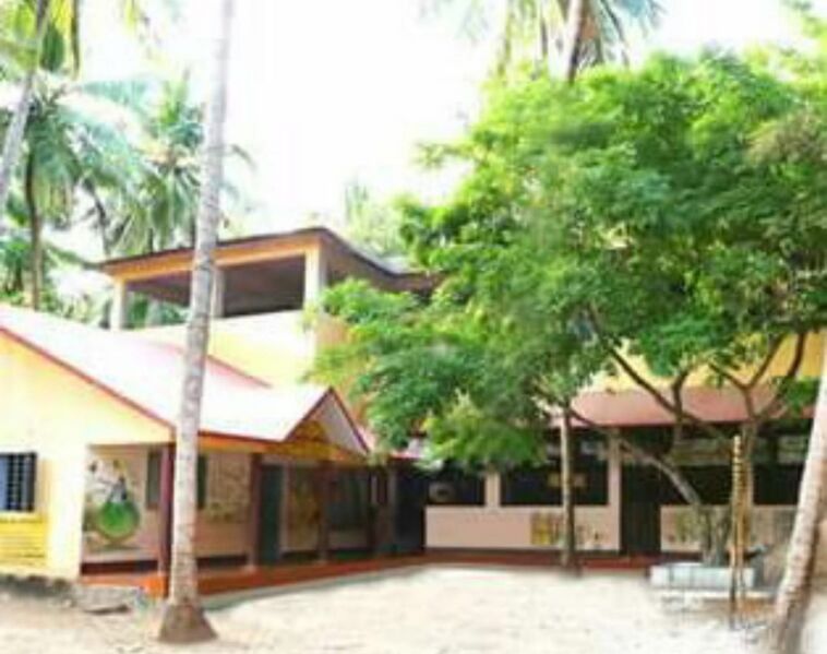 പ്രമാണം:19509 school ppic.jpeg