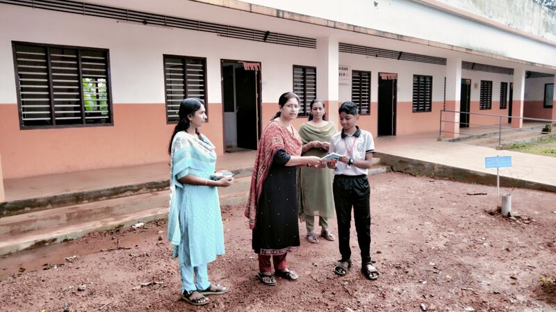 പ്രമാണം:25040 Basheerdinaquiz1.jpg