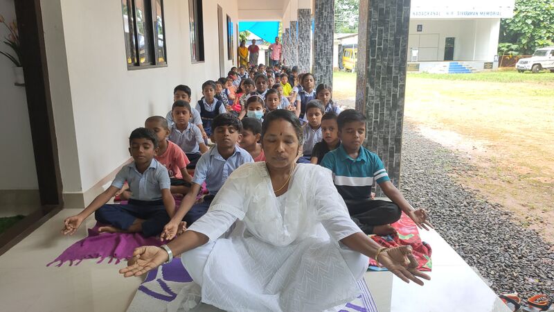 പ്രമാണം:29351 yoga.jpg