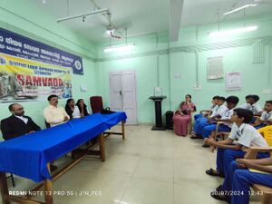 35052 courtvisit 2425 4.jpg