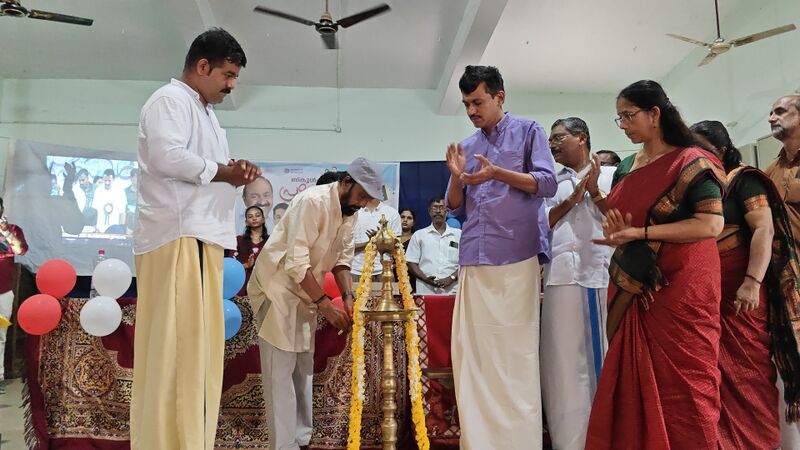 പ്രമാണം:42030-pv1.jpg