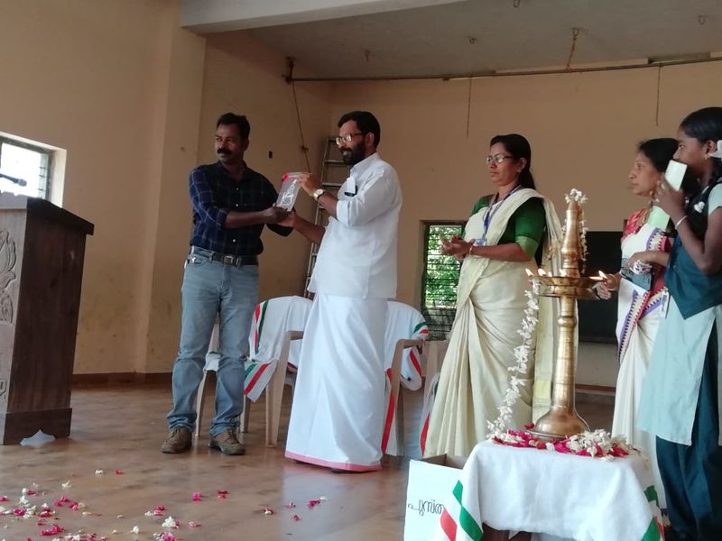 പ്രമാണം:42036 pust.jpeg