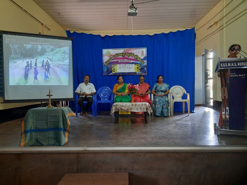 പ്രമാണം:11012 praveshothsavam.jpg