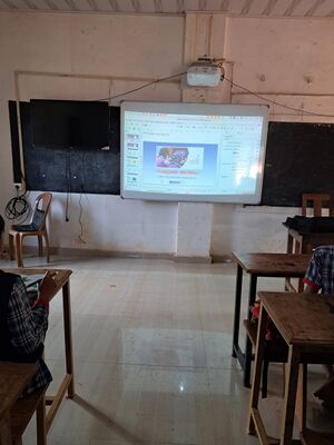 11033 Hitech class 4.jpg