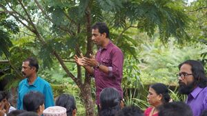 12060 aushadham 5.JPG