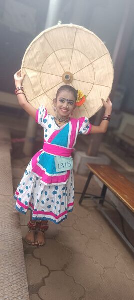 പ്രമാണം:13379-school kalolsavam3.jpeg