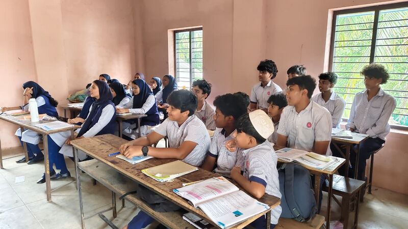 പ്രമാണം:18103 jrc13.jpg