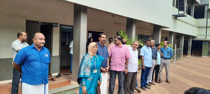 പ്രമാണം:19009-cp habeeba basheer -praveshanolsavam.jpg