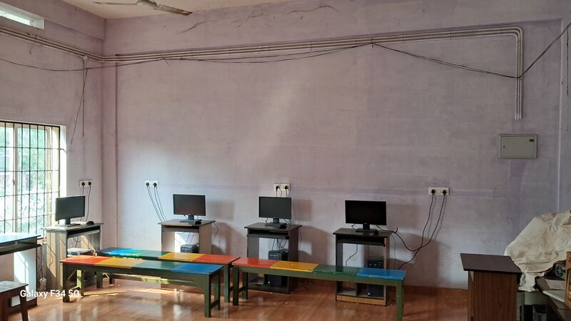 പ്രമാണം:19441 itlab.jpg