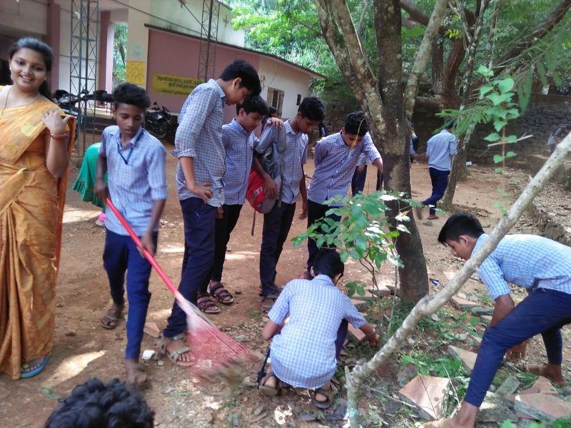 പ്രമാണം:20009-suchithasena 2.jpg