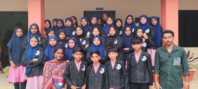 പ്രമാണം:48141 Little kites .jpeg