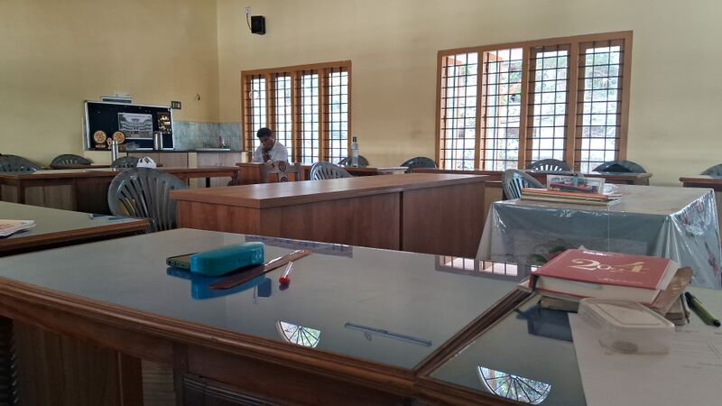 പ്രമാണം:Staffroom.jpg