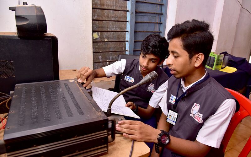 പ്രമാണം:12060 kutti radio 2.jpg