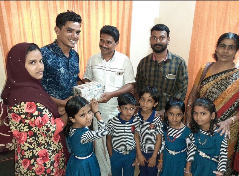 പ്രമാണം:18431 home library 1.jpg