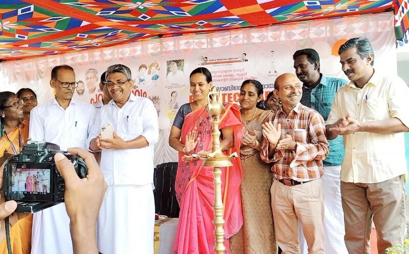 പ്രമാണം:23079 TSR TINKERING LAB.jpg