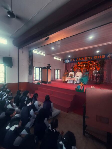 പ്രമാണം:24065-ENGLISH FEST.jpeg