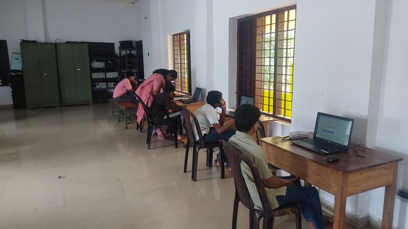 പ്രമാണം:34032 ALP Lk Exam.jpg