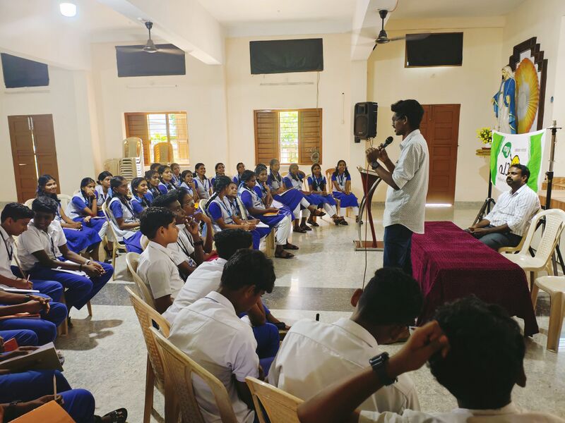 പ്രമാണം:35052 c guidance 7.jpg