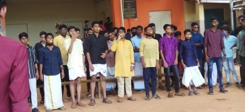 പ്രമാണം:42024 onam3.jpg