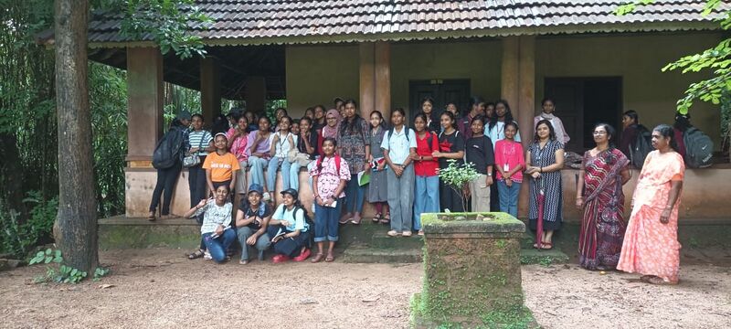 പ്രമാണം:42042 BOTANICAL2.jpg