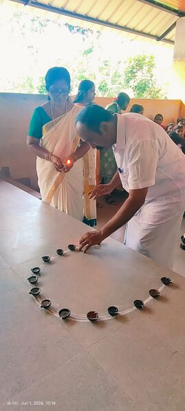 പ്രമാണം:42654gups anakudy aksharadeepam.jpg