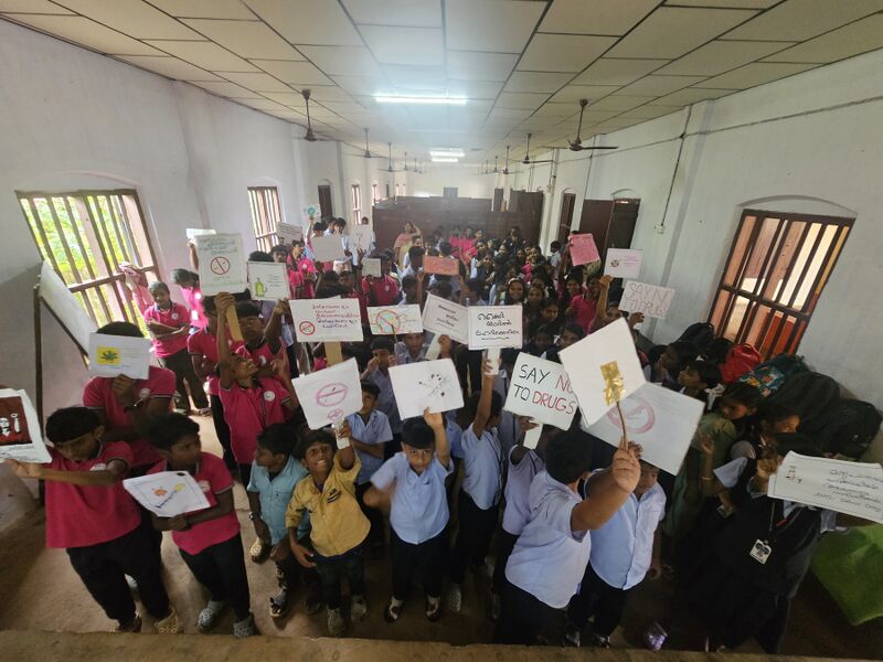 പ്രമാണം:45027 lahari virudha dinam5.jpg