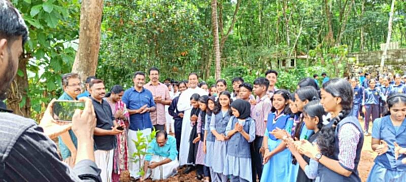 പ്രമാണം:47070 enviorn2.jpeg