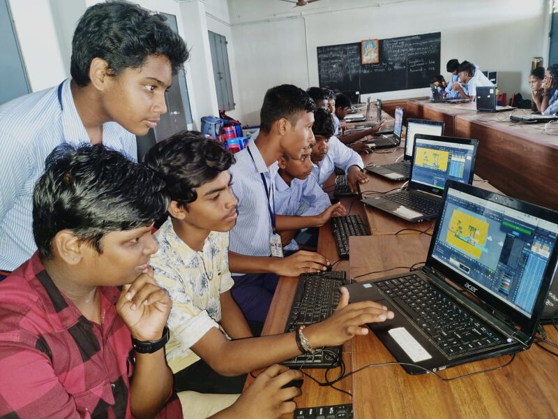 പ്രമാണം:Khss-pkd-21060-lk camp1.jpg