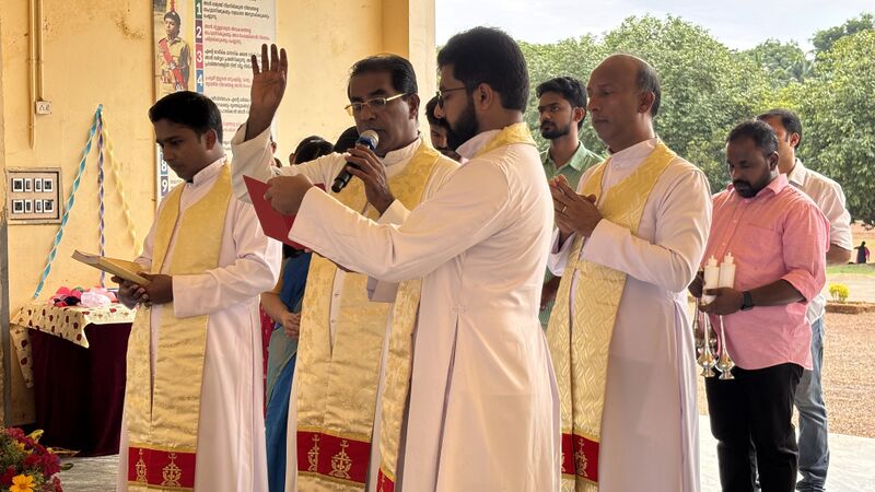 പ്രമാണം:14053 Praveshanolsavam 3.jpg