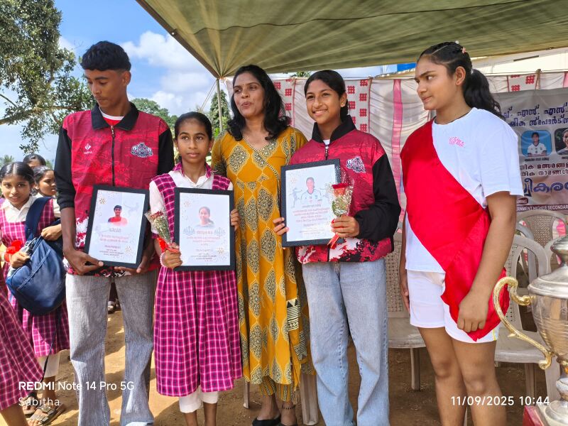 പ്രമാണം:15048 sports day1.jpeg