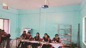 23017High tech class room.jpeg
