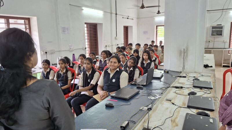 പ്രമാണം:25049 lk1.jpg