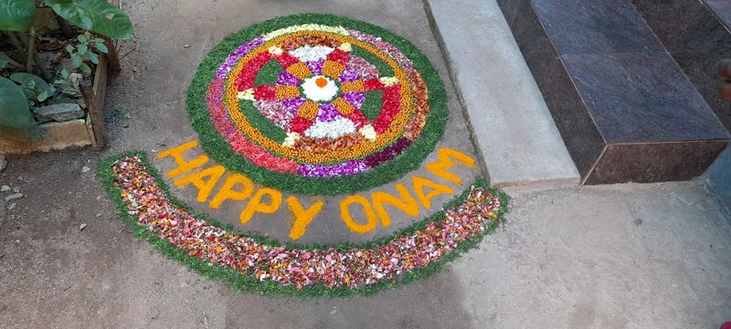 പ്രമാണം:30014 ഓണം 14.jpg