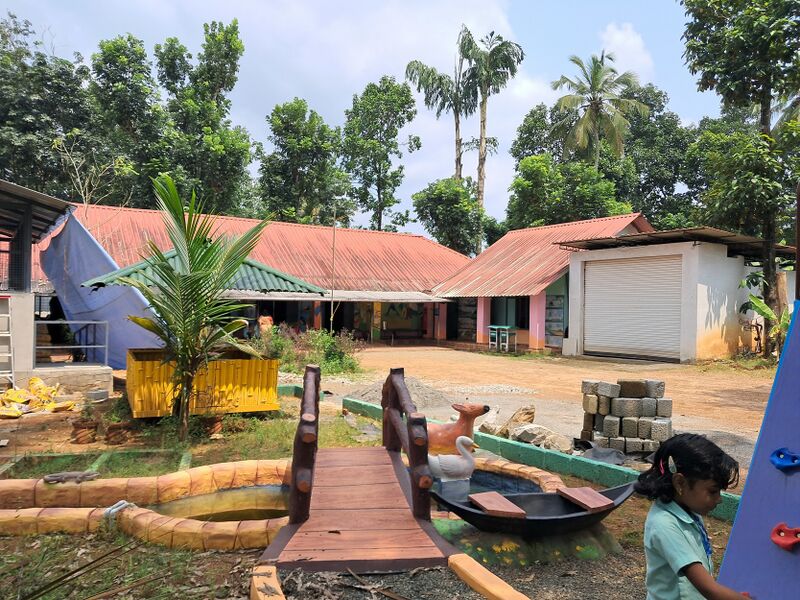 പ്രമാണം:38307school pond.resized.jpg