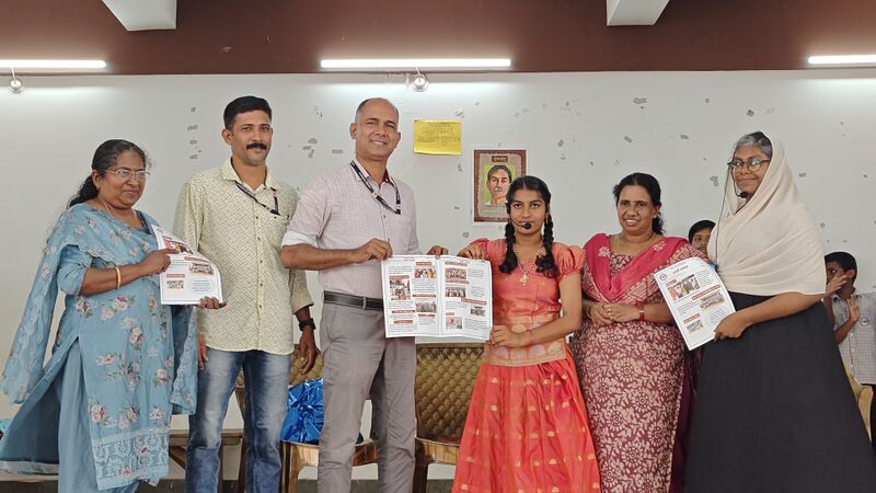 പ്രമാണം:43004 hindi newspaper.jpg