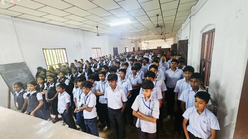 പ്രമാണം:45027 chandra dinam5.jpg