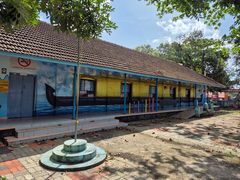 പ്രമാണം:GLPS Kaippuzha 1.jpg