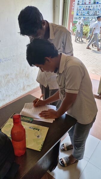 പ്രമാണം:Kite victors.jpg