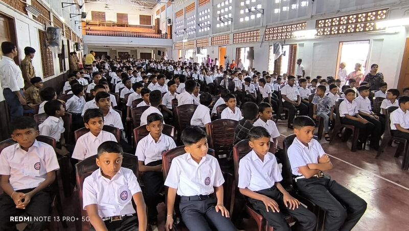 പ്രമാണം:P2 17018-pravesanolsavam-june-2025.jpeg