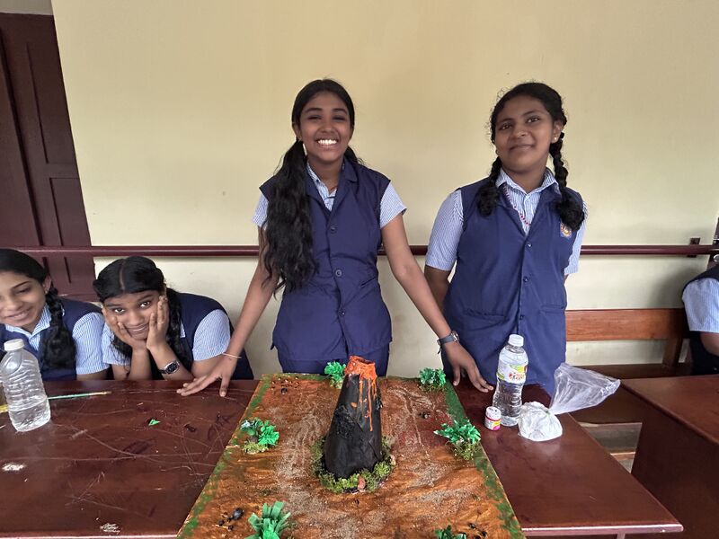 പ്രമാണം:13044-Science Fair 2025-1.jpg