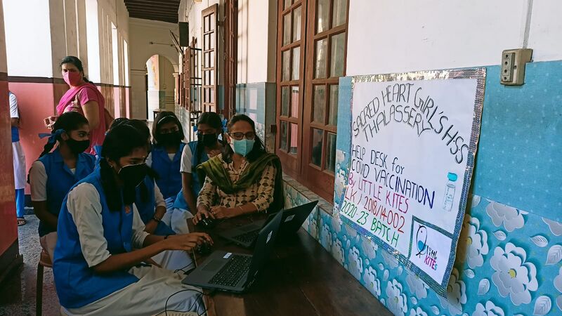 പ്രമാണം:14002 helpdesk.jpg