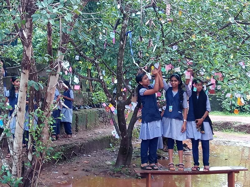 പ്രമാണം:20009-class thala aksharamaram.jpeg