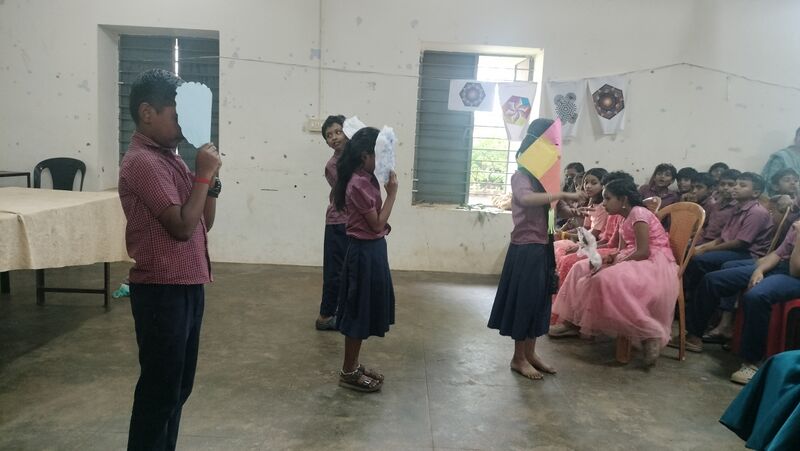 പ്രമാണം:21068 club 1.resized.jpg