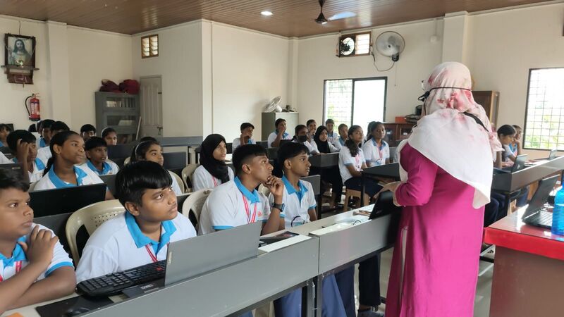 പ്രമാണം:26067 Camp.jpg