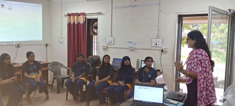പ്രമാണം:35014 LK 9camp 1.jpg