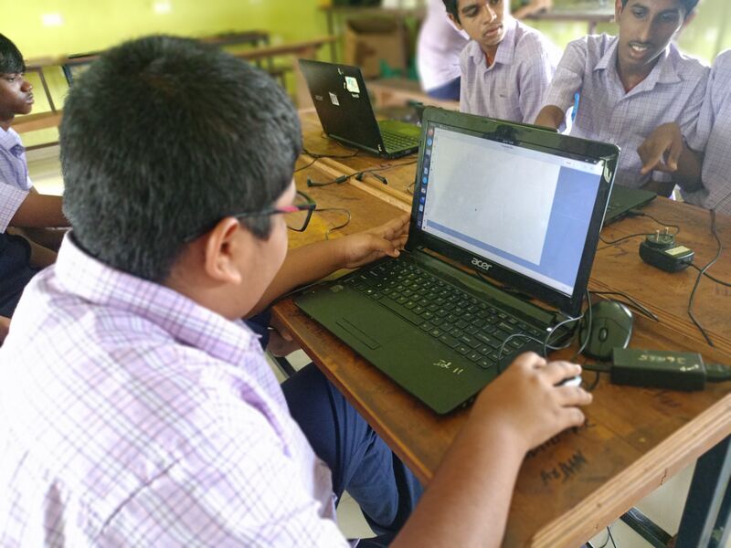 പ്രമാണം:36065 varnalokam3.jpg