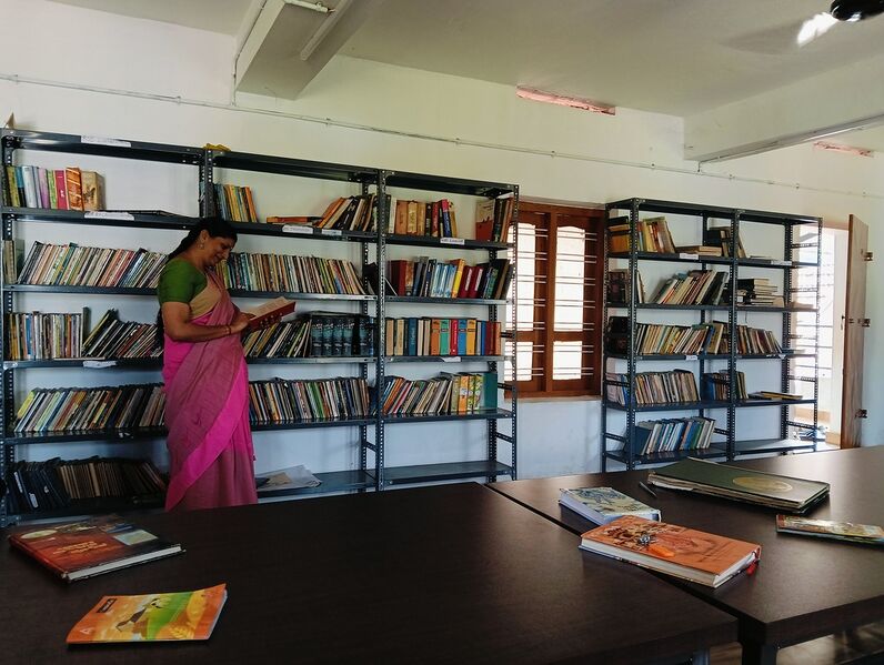 പ്രമാണം:Lib 23004 1.jpg