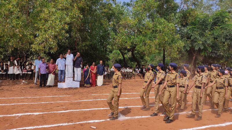 പ്രമാണം:12024 marchpast.jpeg