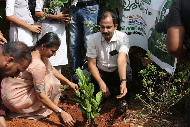 പ്രമാണം:12343 4.jpg